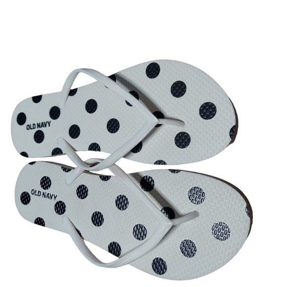 8 Old Navy white and black sandal - Picture 2 of 3